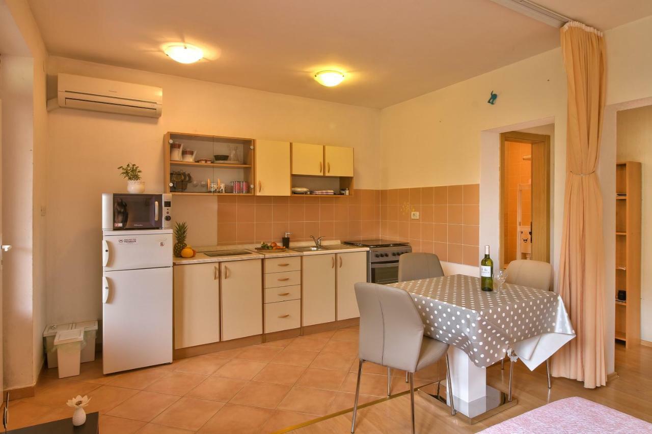Apartment Borik Pula Exterior photo